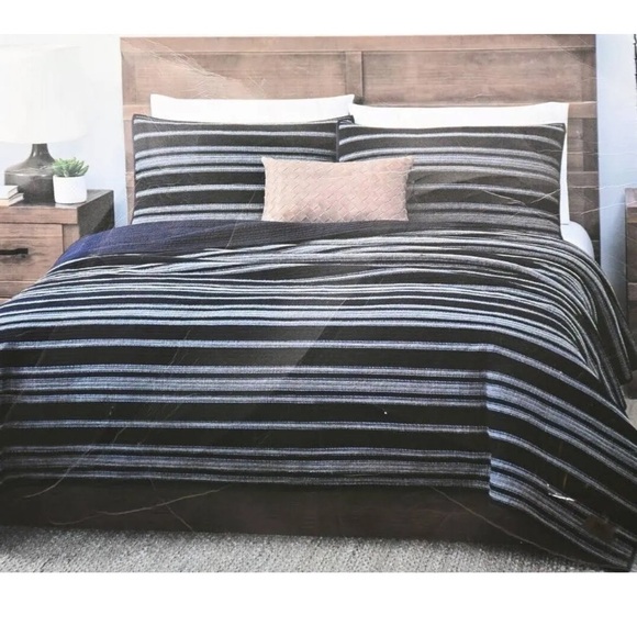 Frye King 4 Piece Quilt Set Navy Blue Striped NWT - Picture 1 of 7